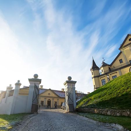 Palace Hotel Njasvizj Buitenkant foto