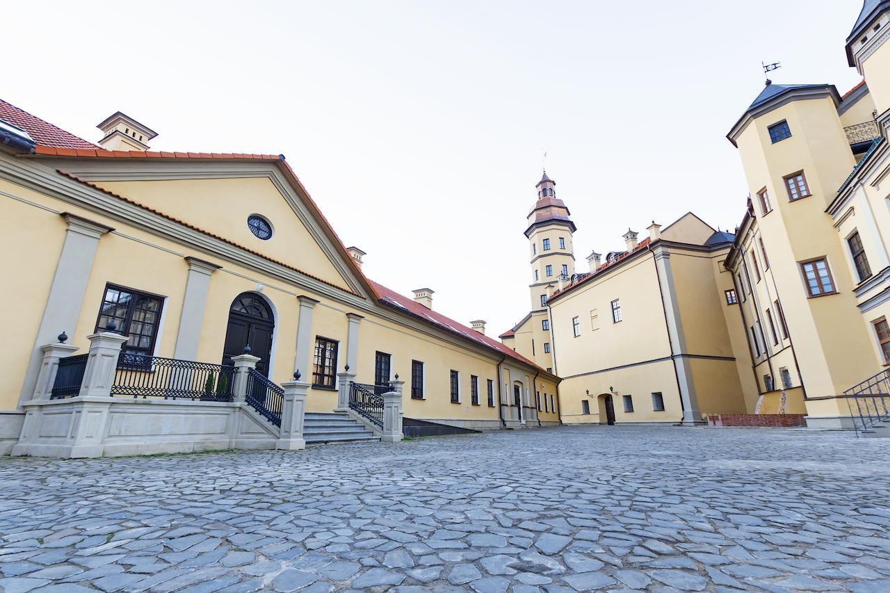 Palace Hotel Njasvizj Buitenkant foto